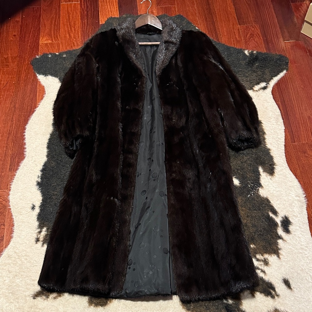 Vintage Luxurious Dark Brown Fur Coat